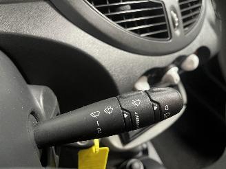 Renault Twingo Twingo II (CN) Hatchback 3-drs 1.2 16V (D4F-770) [55kW]  (03-2007/09-2=
014) picture 15