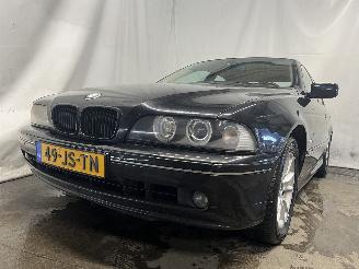 Schadeauto BMW 5-serie 5 serie (E39) Sedan 520i 24V (M54-B22(226S1)) [125kW]  (09-2000/06-200=
3) 2002/8