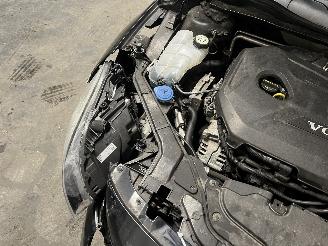 Volvo V-40 V40 (MV) Hatchback 5-drs 1.6 T4 GTDi 16V (B4164T) [132kW]  (03-2012/12=
-2016) picture 26