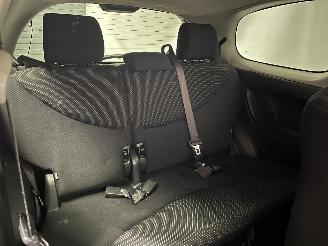 Toyota Yaris Yaris (P1) Hatchback 1.5 TS 16V VVT-i (1NZFE) [77kW]  (01-2003/11-2005=
) picture 9