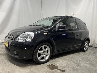 Toyota Yaris Yaris (P1) Hatchback 1.5 TS 16V VVT-i (1NZFE) [77kW]  (01-2003/11-2005=
) picture 2