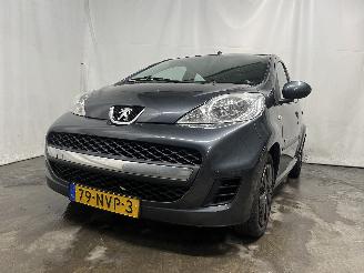 Vaurioauto  passenger cars Peugeot 107 107 Hatchback 1.0 12V (384F(1KR)) [50kW]  (06-2005/05-2014) 2010/11