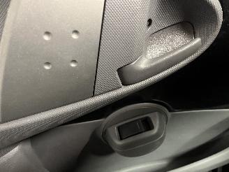 Peugeot 107 107 Hatchback 1.0 12V (384F(1KR)) [50kW]  (06-2005/05-2014) picture 17