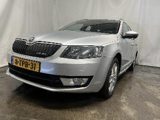skadebil auto Skoda Octavia Octavia Combi (5EAC) Combi 5-drs 1.6 TDI Greenline 16V (CRKB) [81kW]  =
(05-2013/07-2020) 2014/4