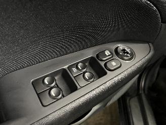 Hyundai I-30 i30 Crosswagon (WWH) Combi 1.4 CVVT 16V (G4FA) [80kW]  (11-2009/06-201=
2) picture 13