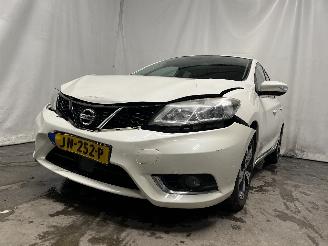 damaged passenger cars Nissan Pulsar Pulsar (C13) Hatchback 1.2 DIG-T 16V (HRA2DDT) [85kW]  (10-2014/...) 2016/5