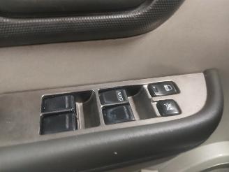 Nissan X-Trail X-Trail (T30) SUV 2.0 16V 4x2 (QR20DE) [103kW]  (07-2001/01-2013) picture 13