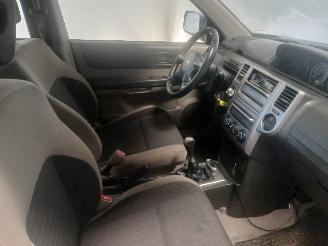 Nissan X-Trail X-Trail (T30) SUV 2.0 16V 4x2 (QR20DE) [103kW]  (07-2001/01-2013) picture 9
