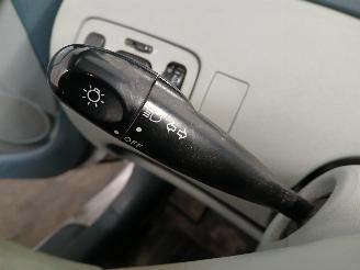 Toyota Yaris Yaris (P1) Hatchback 1.3 16V VVT-i (2NZFE) [63kW]  (08-1999/11-2005) picture 14