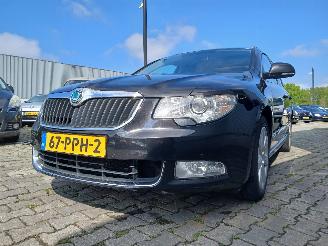 Vaurioauto  passenger cars Skoda Superb Superb Combi (3TAC/TAF) Combi 1.8 TSI 16V (CDAA) [118kW]  (10-2009/05-=
2015) 2011/3