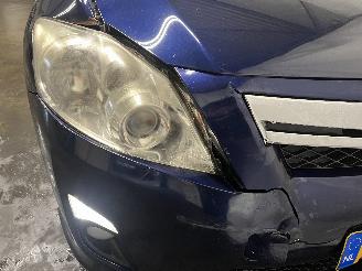 Toyota Auris Auris (E15) Hatchback 1.8 16V HSD Full Hybrid (2ZRFXE) [100kW]  (09-20=
10/09-2012) picture 10