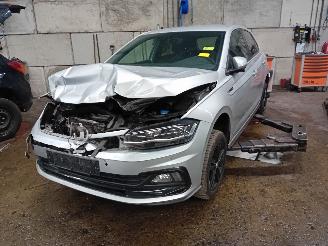 Autoverwertung Volkswagen Polo Polo VI (AW1) Hatchback 5-drs 1.0 TSI 12V BlueMotion (DKRF) [85kW]  (0=
9-2017/...) 2019/4