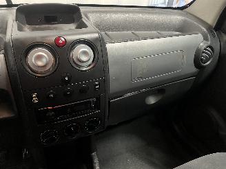 Citroën Berlingo Berlingo Cinqspace, Multispace MPV 1.6 16V (TU5JP4(NFU)) [80kW]  (10-2=
000/12-2011) picture 17