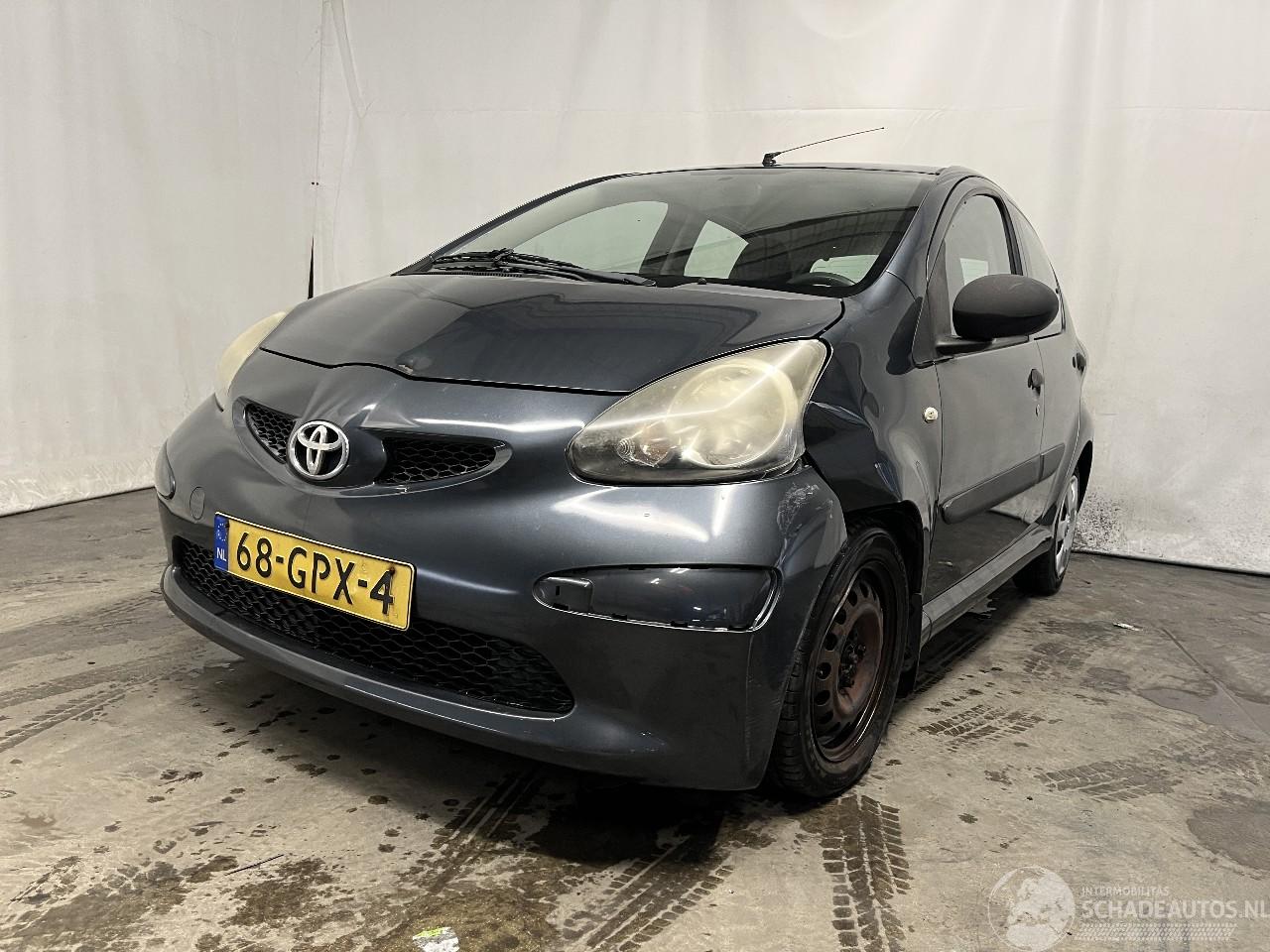 Toyota Aygo Aygo (B10) Hatchback 1.0 12V VVT-i (1KR-FE) [50kW]  (07-2005/05-2014)