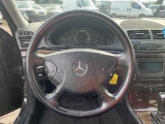 Mercedes E-klasse E (W211) Sedan 2.2 E-220 CDI 16V (OM646.961) [110kW]  (03-2002/12-2008=
) picture 17