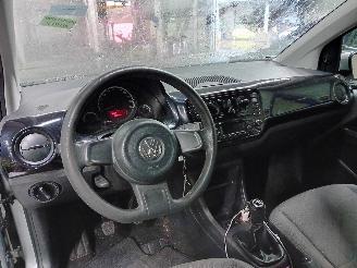 Volkswagen Up! Up! (121) Hatchback 1.0 12V 60 (CHYE) [44kW]  (08-2011/08-2020) picture 5