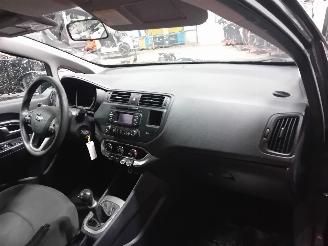 Kia Rio Rio III (UB) Hatchback 1.2 CVVT 16V (G4LA5) [63kW]  (09-2011/12-2017) picture 5