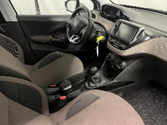 Peugeot 2008 2008 (CU) MPV 1.2 Vti 12V PureTech 82 (EB2F(HMZ)) [60kW]  (03-2013/12-=
2018) picture 9