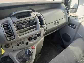 Opel Vivaro Vivaro Van 2.0 CDTI (M9R-692(M9R-F6)) [66kW]  (08-2006/07-2014) picture 15