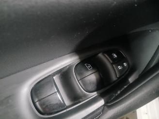 Nissan Qashqai Qashqai (J11) SUV 1.2 DIG-T 16V (HRA2DDT) [85kW]  (11-2013/...) picture 13