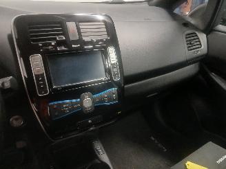 Nissan Leaf Leaf (ZE0) Hatchback Leaf (EM61) [80kW]  (11-2010/12-2017) picture 16