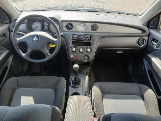 Mitsubishi Outlander Outlander (CU) SUV 2.0 16V 4x2 (4G63(16V)) [100kW]  (05-2003/10-2006) picture 10