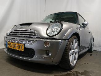 Schadeauto Mini Mini Mini Cooper S (R53) Hatchback 1.6 16V (W11-B16A) [120kW]  (03-2002/09-=
2006) 2003/5