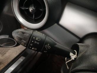 Mini Mini Mini (R56) Hatchback 1.6 Cooper D 16V (DV6TED4(9HZ)) [80kW]  (11-2006/=
09-2010) picture 13