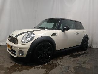 Mini Mini Mini (R56) Hatchback 1.6 Cooper D 16V (DV6TED4(9HZ)) [80kW]  (11-2006/=
09-2010) picture 3