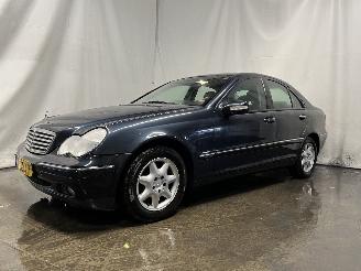 Mercedes C-klasse C (W203) Sedan 2.0 C-200K 16V (M111.955) [120kW]  (05-2000/06-2002) picture 3