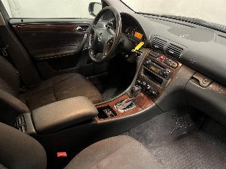 Mercedes C-klasse C (W203) Sedan 2.0 C-200K 16V (M111.955) [120kW]  (05-2000/06-2002) picture 14