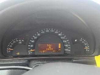 Mercedes C-klasse C (W203) Sedan 2.0 C-200K 16V (M111.955) [120kW]  (05-2000/06-2002) picture 24