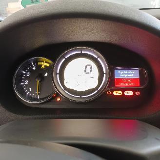 Renault Mégane Megane III Berline (BZ) Hatchback 5-drs 1.5 dCi 110 (K9K-656(K9K-G6)) =
[81kW]  (02-2009/02-2016) picture 2