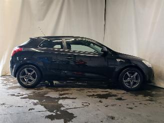 Kia Cee d Cee'd Sporty Wagon (EDF) Combi 1.4 16V (G4FA) [80kW]  (09-2007/12-2012=
) picture 7