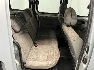 Renault Kangoo Kangoo (KC) MPV 1.6 16V (K4M-752) [70kW]  (06-2001/01-2008) picture 10