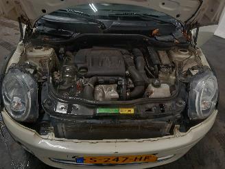 Mini Mini Mini (R56) Hatchback 1.6 Cooper D 16V (DV6TED4(9HZ)) [80kW]  (11-2006/=
09-2010) picture 21