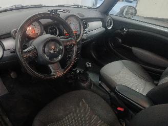 Mini Mini Mini (R56) Hatchback 1.6 16V Cooper (N16-B16A) [90kW]  (09-2009/11-201=
3) picture 11