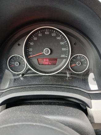 Volkswagen Up! Up! (121) Hatchback 1.0 12V 75 (CWRA) [55kW]  (08-2011/11-2019) picture 2