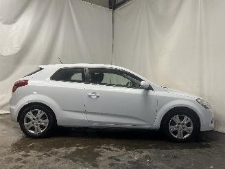 Kia Cee d Pro cee'd (EDB3) Hatchback 3-drs 1.4 CVVT 16V (G4FA) [66kW]  (06-2010/=
09-2012) picture 7