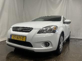 Voiture accidenté Kia Cee d Pro cee'd (EDB3) Hatchback 3-drs 1.4 CVVT 16V (G4FA) [66kW]  (06-2010/=
09-2012) 2010/5