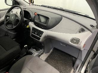 Nissan Almera Almera Tino (V10M) MPV 1.8 16V (QG18DE) [85kW]  (12-2002/02-2006) picture 8