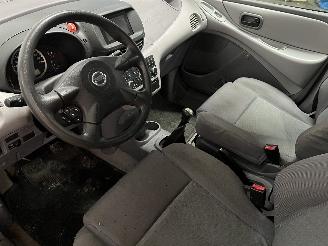 Nissan Almera Almera Tino (V10M) MPV 1.8 16V (QG18DE) [85kW]  (12-2002/02-2006) picture 13