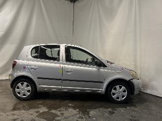 Toyota Yaris Yaris (P1) Hatchback 1.3 16V VVT-i (2SZFE) [63kW]  (08-1999/11-2005) picture 7