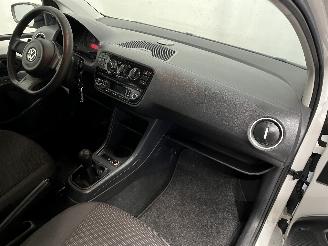 Volkswagen Up! Up! (121) Hatchback 1.0 12V 60 (CHYA) [44kW]  (08-2011/08-2020) picture 8