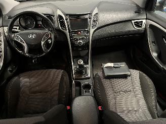 Hyundai I-30 i30 (GDHB5) Hatchback 1.6 GDI Blue 16V (G4FD(Euro 4)) [99kW]  (12-2011=
/12-2016) picture 15