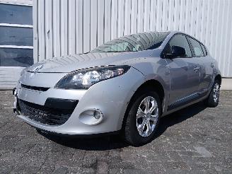 Renault Mégane Megane III Berline (BZ) 5-deurs 1.5 dCi 110 (K9K-636) [81kW]  (04-2011=
/...) picture 2