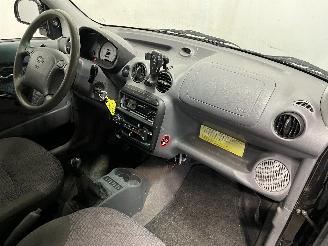 Hyundai Atos Atos Hatchback 1.1 12V (G4HD) [43kW]  (05-2003/05-2005) picture 8