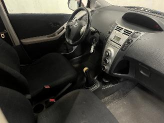 Toyota Yaris Yaris II (P9) Hatchback 1.3 16V VVT-i (2SZFE) [64kW]  (08-2005/11-2010=
) picture 12