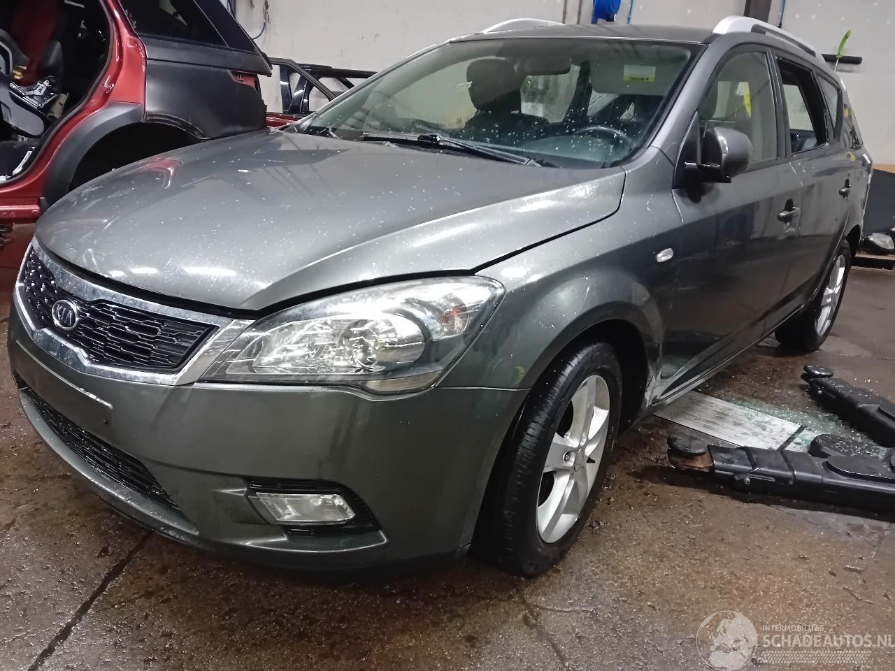 Kia Cee d Cee'd Sporty Wagon (EDF) Combi 1.4 16V (G4FA) [66kW]  (07-2009/12-2012=
)