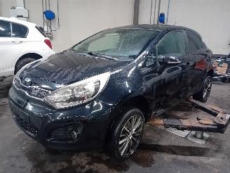 Vrakbiler auto Kia Rio Rio III (UB) Hatchback 1.2 CVVT 16V (G4LA5) [63kW]  (09-2011/12-2017) 2012/3